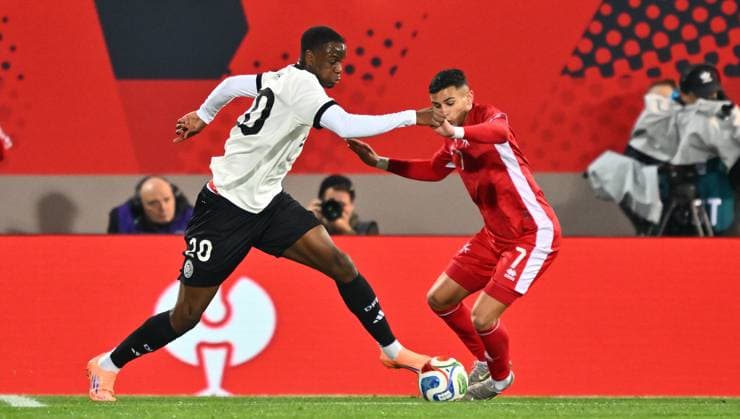 14.11.2025 - Fussball - Länderspiel Qualifikation Europameisterschaft : Deutschland GER DEU BRD - Malta MLT - - xwoxzix - Ilyas Ansah (20, Deutschland ) Shaisen Attard (7, Malta )
