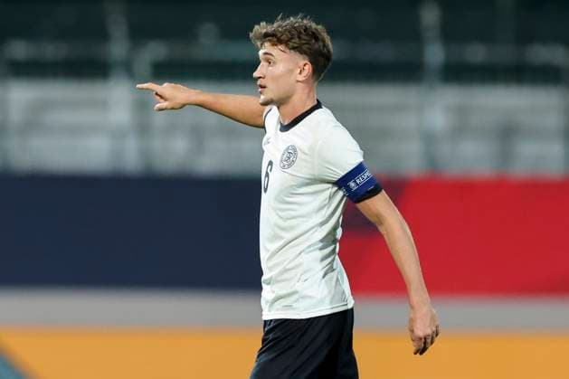 Tom Bischof (Germany) gestikuliert, UEFA Under21 Championship - Group F MD 6, Germany U21, U 21 v Malta U21, Sportpark Ronhof Thomas Sommer am 14. November 2025 in Fuerth, Deutschland. (Foto von Marco Steinbrenner DeFodi Images) Tom Bischof (Germany) gestures, UEFA Under21 Championship - Group F MD 6, Germany U21 v Malta U21, Sportpark Ronhof Thomas Sommer, November 14, 2025 in Furth, Germany. (Photo by Marco Steinbrenner DeFodi Images) DFB DFL REGULATIONS PROHIBIT ANY USE OF PHOTOGRAPHS AS IMAGE SEQUENCES AND OR QUASI-VIDEO.