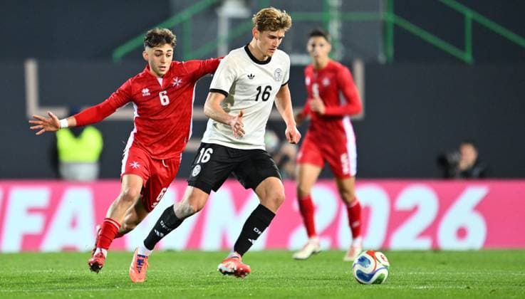 14.11.2025 - Fussball - Länderspiel Qualifikation Europameisterschaft : Deutschland GER DEU BRD - Malta MLT - - xwoxzix - Andrew Borg (6, Malta ) Aljoscha Kemlein (16, Deutschland )