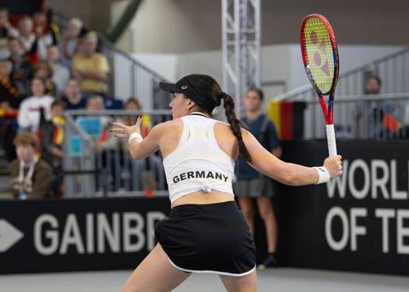 Billie Jean King Cup 2025 Play-Offs, TC Ismaning, Muenchen, Deutschland, Eroeffnungsfeier, Team Germany, Eva Lys Tennis - Billie Jean King Cup 2025 - ITF Billie Jean King Cup - TC Ismaning - Ismaning - Bayern - Deutschland - 14 November 2025. Copyright: xJuergenxHasenkopfx