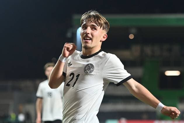 Torjubel Lennart Karl (GER) nach Tor zum 2-0,Aktion,Jubel,Freude,Begeisterung, Fussball U 21 Laenderspiel EM-Qualifikation, Gruppenphase , Deutschland (GER) - Malta (MLT) am 14.11.2025 Sportpark Ronhof. Â