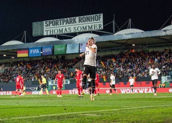 Fussball, Nachwuchs, Saison 2025 26, U21, U 21 EM-Qualifikation (Gruppe F, 6. Spieltag) in Fürth, Deutschland - Malta, Lennart Karl (U21, Deutschland), Jubel nach Tor zum 2:0, 14.11 2025, Copyright: xSebastianxRäppold MatthiasxKochx