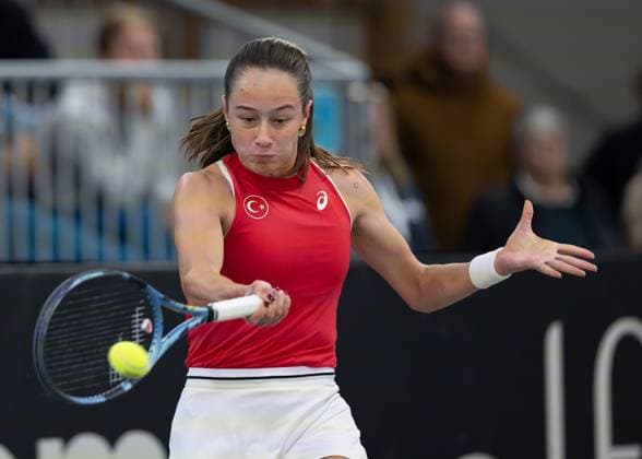 Billie Jean King Cup 2025 Play-Offs, TC Ismaning, Muenchen, Deutschland, Eroeffnungsfeier, Team Turkiye, Zeynep Sonmez (TUR) Tennis - Billie Jean King Cup 2025 - ITF Billie Jean King Cup - TC Ismaning - Ismaning - Bayern - Deutschland - 14 November 2025. Copyright: xJuergenxHasenkopfx