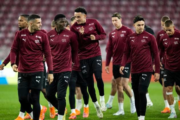 Fußball, WM Quali, Nationalteam Schweiz Training GENEVE SCHWEIZ, 20251114 Schweiziska anfallaren Breel Embolo, Ruben Vargas och Fabian Rieder med sina lagkamrater när det schweiziska herrlandslaget i fotboll tränar pa matcharenan, Stade de Geneve, inför VM-kval matchen mot Sverige imorgon. GENEVE SCHWEIZ x10050x Copyright: xPontusxLundahl TTx SCHWEIZ FOTBOLLSLANDSLAG