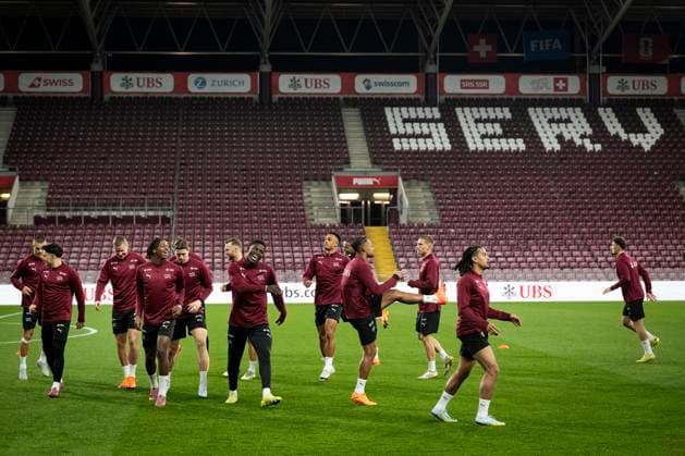 Fußball, WM Quali, Nationalteam Schweiz Training GENEVE SCHWEIZ, 20251114 Det Schweiziska landslaget i fotboll tränar pa matcharenan, Stade de Geneve, inför VM-kval matchen mot Sverige imorgon. GENEVE SCHWEIZ x10050x Copyright: xPontusxLundahl TTx SCHWEIZ FOTBOLLSLANDSLAG