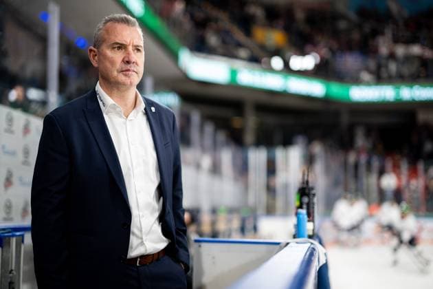 14.11.2025 - Eishockey - Saison 2025 2026 - Penny DEL - Nürnberg Ice Tigers Icetigers - Eisbären Berlin - ThHa - xthxhax - Serge Aubin (Trainer, Cheftrainer, Headcoach, Eisbären Berlin, EBB ) Warmup *** 14 11 2025 Ice Hockey Season 2025 2026 Penny DEL Nuremberg Ice Tigers Icetigers Eisbären Berlin ThHa xthxhax Serge Aubin Coach, Head Coach, Headcoach, Eisbären Berlin, EBB Warmup