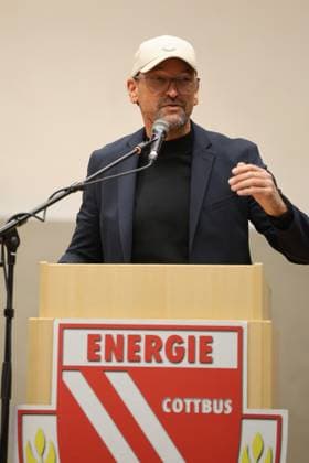 Trainer Claus-Dieter Wollitz (Energie Cottbus) Fussball 3. Liga 2025 2026 FC Energie Cottbus Ordentliche Mitgliederversammlung