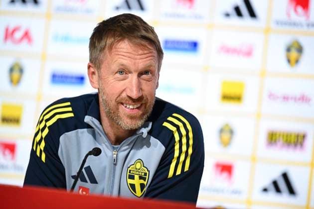 GENEVA , SWITZERLAND 20251114 Swiss national team, Nationalteam captain Graham Potter during a press conference, PK, Pressekonferenz at the Stade de Geneve ahead of the World Cup qualifying match against Switzerland tomorrow evening. GENÃˆVE SWITZERLAND x10050x