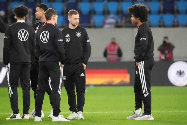 Joshua Kimmich (Deutschland Germany) mit im Stadion mit Serge Gnabry (Deutschland Germany) und Florian Wirtz (Deutschland Germany) - Luxemburg 14.11.2025: Luxemburg vs. Deutschland, WM Qualifikation