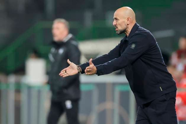 Bundestrainer Antonio Di Salvo (Germany) gestikuliert, UEFA Under21 Championship - Group F MD 6, Germany U21, U 21 v Malta U21, Sportpark Ronhof Thomas Sommer am 14. November 2025 in Fuerth, Deutschland. (Foto von Marco Steinbrenner DeFodi Images) Bundestrainer Antonio Di Salvo (Germany) gestures, UEFA Under21 Championship - Group F MD 6, Germany U21 v Malta U21, Sportpark Ronhof Thomas Sommer, November 14, 2025 in Furth, Germany. (Photo by Marco Steinbrenner DeFodi Images) DFB DFL REGULATIONS PROHIBIT ANY USE OF PHOTOGRAPHS AS IMAGE SEQUENCES AND OR QUASI-VIDEO.