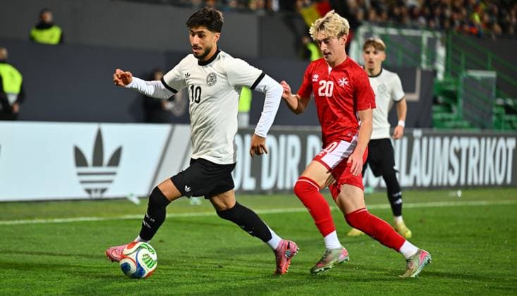 14.11.2025 - Fussball - Länderspiel Qualifikation Europameisterschaft : Deutschland GER DEU BRD - Malta MLT - - xwoxzix - Muhammed Damar (10, Deutschland ) Joshua Pitts (20, Malta )
