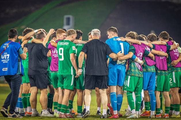 Fussball FIFA U17, U 17 U 17 Weltmeisterschaft Katar 2025 - Republik Irland vs Kanada - Irland und Torhüter Alex NOONAN gewinnen im Elfmeterschiessen gegen Kanada - Freude, Jubel, Emotionen Copyright: xRedhaxHosnixSegganix