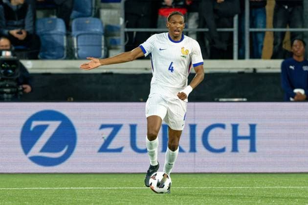 Jeremy Jacquet (4 France U21, U 21 controls the ball (action) during the UEFA U21 EURO 2027 Qualifying round match match between Switzerland U21 and France U21 at Stade de la Tuiliere in Lausanne, Switzerland Lausanne Lausanne, Switzerland, November 14 2025 : Switzerland Switzerland Copyright: xGiuseppexVelletrix xSPPx