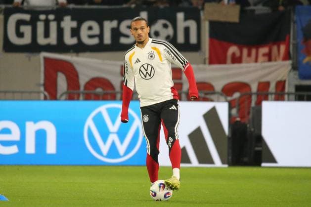 14.11.2025, xflhrx, Fussball - WM-Qualifikation 2026 Luxemburg - Deutschland emspor, v.l. Leroy Sane (Deutschland, ) am Ball, plays the ball (DFL DFB REGULATIONS PROHIBIT ANY USE OF PHOTOGRAPHS as IMAGE SEQUENCES and or QUASI-VIDEO) Luxemburg