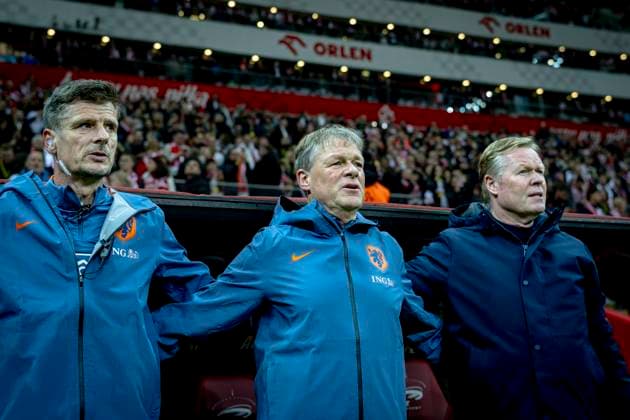 Wim Jonk, Erwin Koeman and Netherlands trainer Ronald Koeman during the match FOOTBALL - EUROPEAN QUALIFIERS - POLAND - NETHERLANDS at the PGE Narodowy (National Stadium) for the FIFA World Cup, WM, Weltmeisterschaft, Fussball 2026 UEFA Qualifiers - Group G - Matchday 9 season 2025-2026 in WARSAW, Poland on 14 november 2025, (photo by Stefan Koops EYE4images DeFodi Images)