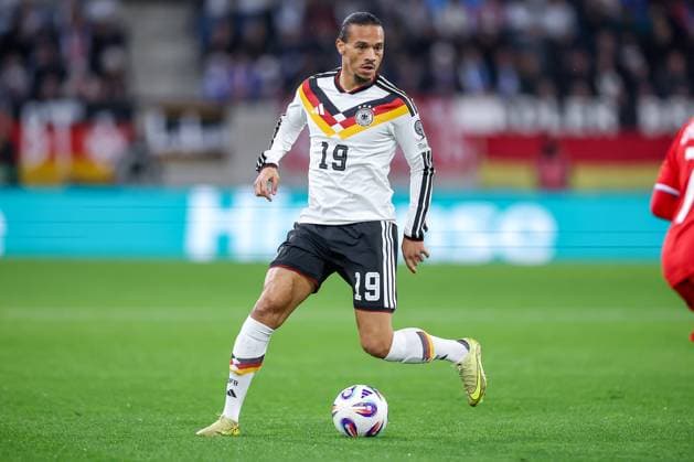 14.11.2025, Fußball, Länderspiel, WM-Qualifikation Europa, Deutschland - Luxemburg, Stade de Luxembourg (Croix de Gasperich, Luxemburg), 9. Spieltag, Saison 2025 2026: Leroy Sane (GER 19) Regulations prohibit any use of photographs as image sequences and or quasi-video. Luxemburg