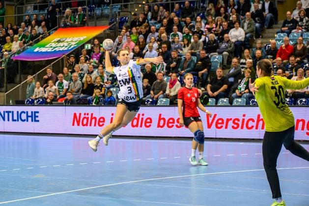 Handball Frauen EHF European League Women Qualifikationsrunde 3 Saison 2025 2026 VfL Oldenburg vs. HC Dalmatinka Ploce 14.11.2025 Teiken, Lana (3, VfL Oldenburg)