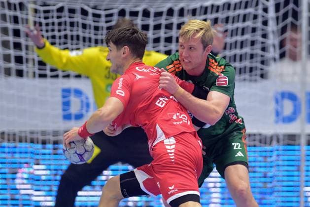 Marian Michalczik (TSV Hannover-Burgdorf 22) (R), Nikolaj Enderleit (MT Melsungen 4) (am Ball) , GER, MT Melsungen - TSV Hannover-Burgdorf, Handball, 1. Bundesliga, 12. Spieltag, Saison 2025 2026, 14.11.2025, GER, MT Melsungen - TSV Hannover-Burgdorf, Handball, 1. Bundesliga, 12. Spieltag, Saison 2025 2026, 14.11.2025 Kassel Copyright: xEibner-Pressefotox xRolandxSippex EP_RSL