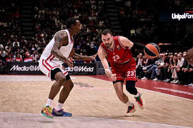 Basketball, EuroLeague, EA7 Emporio Armani Olimpia Mailand - Olympiakos Piräus Marko Guduric EA7 Emporio Armani Olimpia Milano - Olympiacos Piraeus Turkish Airlines Euroleague 2025-26 Milano, 14 11 2025 Foto ClaudioDegaspari Ciamillo-Castoria Assago Unipol Forum Lombardia Italy  Copyright: xClaudioxxDegasparix