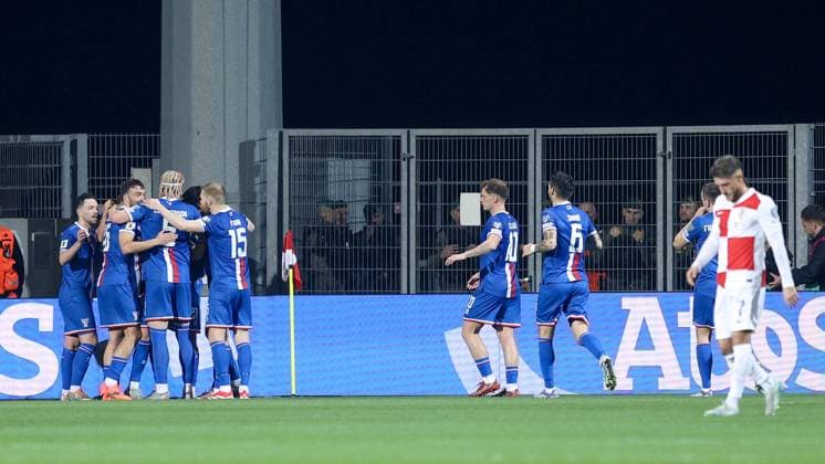 Fußball, WM Quali, Kroatien - Faröer Inseln Croatia v Faroe Islands - FIFA World Cup, WM, Weltmeisterschaft, Fussball 2026 Qualifier RIJEKA, CROATIA - NOVEMBER 14: Players of Faroe Islands celebrate after Geza David Turi of Faroe Islands scores for 1:0 during the FIFA World Cup 2026 qualifier match between Croatia and Faroe Islands at HNK Rijeka Stadium on November 14, 2025 in Rijeka, Croatia.  NelxPavletic PIXSELL