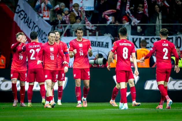 Players of Poland celebrating the goal during the match FOOTBALL - EUROPEAN QUALIFIERS - POLAND - NETHERLANDS at the PGE Narodowy (National Stadium) for the FIFA World Cup, WM, Weltmeisterschaft, Fussball 2026 UEFA Qualifiers - Group G - Matchday 9 season 2025-2026 in WARSAW, Poland on 14 november 2025, (photo by Stefan Koops EYE4images DeFodi Images)