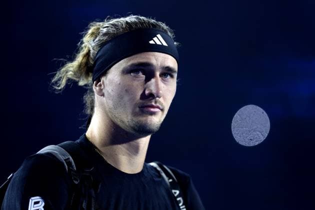 Alexander Zverev vs Felix Auger-Aliassime Alexander Zverev of Germany looks on during the Round Robin singles match between Alexander Zverev of Germany and Felix Auger-Aliassime of Canada on Day six of the Nitto ATP, Tennis Herren World Tour Finals. Turin Inalpi Arena Italy Copyright: xMarcoxCanonierox
