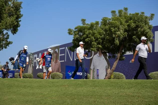 Ludvig Aberg (SWE), John Parry (ENG) Round 2 of the DP World Tour Championship 2025, held at the Jumeirah Golf Estate, Earth Course, Dhabi, United Arab Emerites. 13-16 November 2025. Dubai United Arab Emerites DP World Tour, Dp World Tour Championship 2025, Golf x11290x