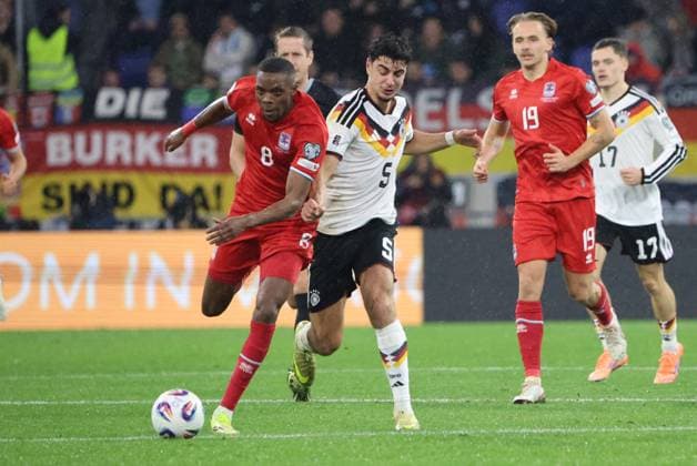 14.11.2025, Fussball, Herren, Qualifikation, European Qualifiers, Luxemburg - Deutschland, Aleksandar Pavlovic (Deutschland), Christopher Martins (Luxemburg) Luxemburg Stade de Luxembourg Luxemburg Luxemburg (LUX) Copyright: xSebastianxBachx