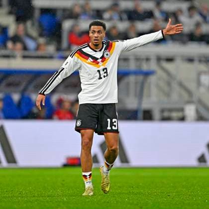 14.11.2025, Fussball WM-Qualifikation Europa 2025 26, 9.Spieltag, Luxemburg - Deutschland, im Stade de Luxembourg (Croix de Gasperich, Luxemburg), Felix Nmecha (Deutschland) gestikuliert