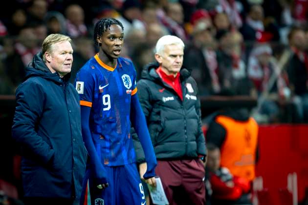 Fußball, WM Quali, Polen - Niederlande Debute of Netherlands forwarder Emmanuel Emegha during the match FOOTBALL - EUROPEAN QUALIFIERS - POLAND - NETHERLANDS at the PGE Narodowy (National Stadium) for the FIFA World Cup, WM, Weltmeisterschaft, Fussball 2026 UEFA Qualifiers - Group G - Matchday 9 season 2025-2026 in WARSAW, Poland on 14 november 2025, (photo by Stefan Koops EYE4images DeFodi Images)