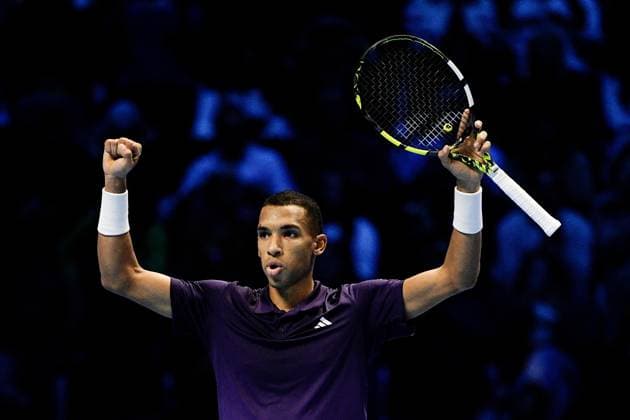 Canada s Felix Auger Aliassime celebrate victory in the singles tennis match of the ATP, Tennis Herren World Tour Finals against Germany s Alexander Zverev at the Inalpi Arena in Turin, Italy - Friday, Nov. 14, 2025. -  Copyright: xMarcoxAlpozzi LaPressex