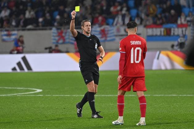 14.11.2025, xjrdrx, Fussball, WM-Qualifikation 2026 Luxemburg - Deutschland emspor, v.l. Daniel Sinani (Luxemburg, 10) Gelbe Karte, yellow card (DFL DFB REGULATIONS PROHIBIT ANY USE OF PHOTOGRAPHS as IMAGE SEQUENCES and or QUASI-VIDEO) Luxemburg
