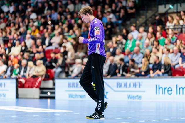 Malte Semisch (GWD Minden, 01) jubelt freut sich GER, GWD Minden vs. SC DHfK Leipzig, Handball, 1. Bundesliga, 12. Spieltag, Spielzeit 2025 2026, 14.11.2025 GER, GWD Minden vs. SC DHfK Leipzig, Handball, 1. Bundesliga, 12. Spieltag, Spielzeit 2025 2026, 14.11.2025 Luebbecke Copyright: xEibner-Pressefoto JanxRollingerx EP_JSK