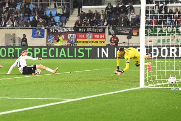 Nick WOLTEMADE (GER) schiesst das Tor zum 0-1 gegen Torwart Anthony MORIS (LUX) Luxemburg (LUX - Deutschland (GER) 0-2 Fussball Laenderspiel, WM Qualifikation Europa Gruppe A, Spieltag 9, matchday9, am 14.1.2025, Stade de Luxembourg, Luxemburg, Â