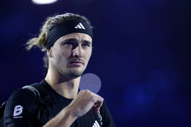 Alexander Zverev vs Felix Auger-Aliassime Alexander Zverev of Germany looks on during the Round Robin singles match between Alexander Zverev of Germany and Felix Auger-Aliassime of Canada on Day six of the Nitto ATP, Tennis Herren World Tour Finals. Turin Inalpi Arena Italy Copyright: xMarcoxCanonierox