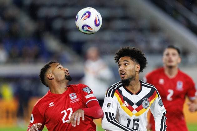 Kevin Schade (Deutschland) im Zweikampf mit Marvin Martins (Luxemburg), Luxemburg vs Deutschland, Fussball, European Qualifiers, 09. Spieltag, Saison 2025 2026, 14.11.2025 Luxemburg vs Deutschland, Fussball, European Qualifiers, 09. Spieltag, Saison 2025 2026, 14.11.2025 Copyright: xEibner-Pressefoto AlexanderxNeisx EP_ANS