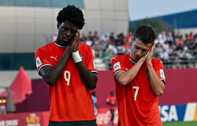 Portugal v Belgium : Round of 32- FIFA U-17 World Cup Qatar 2025 Anisio Cabral (L) of Portugal celebrates after scoring the second goal during the FIFA U-17 World Cup Qatar 2025 Round of 32 match between Portugal and Belgium in Doha, Qatar, on November 14, 2025. DOHA Qatar Copyright: xNOUSHADxTHEKKAYILx