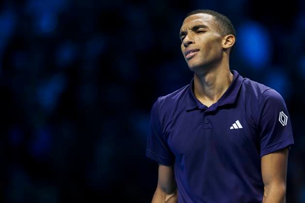 Nitto ATP, Tennis Herren Finals 2025 - Day Six Felix Auger-Aliassime of Canada looks dejected during his round robin singles match against Alexander Zverev of Germany during day six of the Nitto ATP Finals 2025. Felix Auger-Aliassime won 6-4, 7-6(4). Turin Italy Copyright: xNicolòxCampox