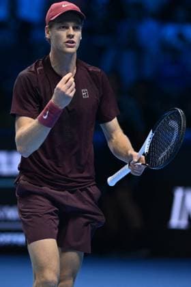 TENNIS - Internazionali di Tennis - Nitto ATP, Tennis Herren Finals 2025 Jannik Sinner (ITA) during the singles match between Jannik Sinner (ITA) and Ben Shelton (USA) during day six of the Nitto ATP Finals 2025 at Inalpi Arena on November 14, 2025 in Turin, Italy Turin Italy  Copyright: xIPAxSport ABACAx