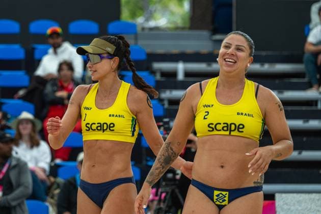 RECORD DATE NOT STATED Beach volleyball, Beachvolleyball World Championships Adelaide, Australia 15.11.2025 ADELAIDE, AUSTRALIA - NOVEMBER 15: Carolina Solberg Salgado (Player 1, BRA), Rebecca Cavalcante Barbosa Silva (Player 2 during the Beach Volleyball World Championships at Adelaide on November 15, 2025 in Adelaide, Australia. Copyright: xBEAUTIFULxSPORTS PeterxWeberx