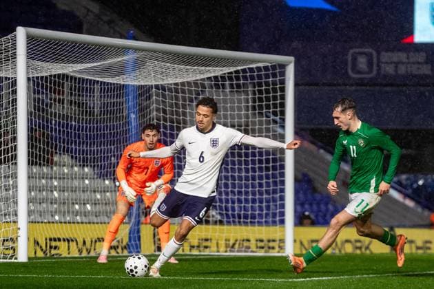 U21, U 21 England v U21 Republic of Ireland U21 UEFA EUROPEAN CHAMPIONSHIPS 14 11 2025. England defender Max Alleyne (6) clears ball during the U21 UEFA EUROPEAN CHAMPIONSHIPS match between U21 England and U21 Republic of Ireland at the St Andrew s @ Knighthead Park, Birmingham, England on 14 November 2025. Editorial use only , Copyright: xManjitxNarotrax PSI-23213-0007