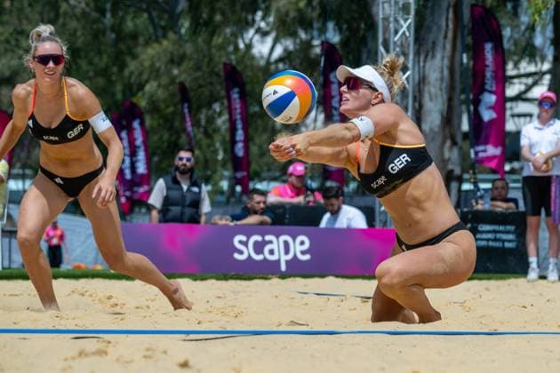 RECORD DATE NOT STATED Beach volleyball, Beachvolleyball World Championships Adelaide, Australia 15.11.2025 ADELAIDE, AUSTRALIA - NOVEMBER 15: Linda Bock (Player 1, GER), Louisa Lippmann (Player 2 during the Beach Volleyball World Championships at Adelaide on November 15, 2025 in Adelaide, Australia. Copyright: xBEAUTIFULxSPORTS PeterxWeberx