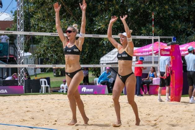 RECORD DATE NOT STATED Beach volleyball, Beachvolleyball World Championships Adelaide, Australia 15.11.2025 ADELAIDE, AUSTRALIA - NOVEMBER 15: Louisa Lippmann (Player 2, GER), Linda Bock (Player 1 during the Beach Volleyball World Championships at Adelaide on November 15, 2025 in Adelaide, Australia. Copyright: xBEAUTIFULxSPORTS PeterxWeberx
