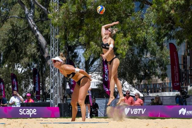 RECORD DATE NOT STATED Beach volleyball, Beachvolleyball World Championships Adelaide, Australia 15.11.2025 ADELAIDE, AUSTRALIA - NOVEMBER 15: Louisa Lippmann (Player 2, GER), Linda Bock (Player 1 during the Beach Volleyball World Championships at Adelaide on November 15, 2025 in Adelaide, Australia. Copyright: xBEAUTIFULxSPORTS PeterxWeberx