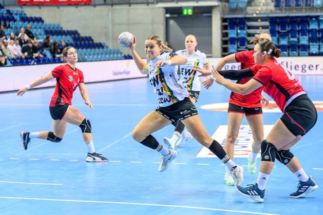 Handball Frauen EHF European League Women Qualifikationsrunde 3 Saison 2025 2026 VfL Oldenburg vs. HC Dalmatinka Ploce 14.11.2025 Joanna Granicka (21, VfL Oldenburg)