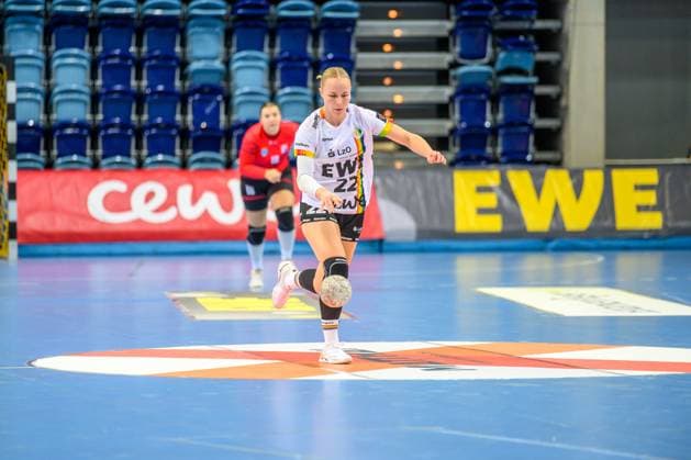 Handball Frauen EHF European League Women Qualifikationsrunde 3 Saison 2025 2026 VfL Oldenburg vs. HC Dalmatinka Ploce 14.11.2025 Lotta Röpcke (22, VfL Oldenburg)