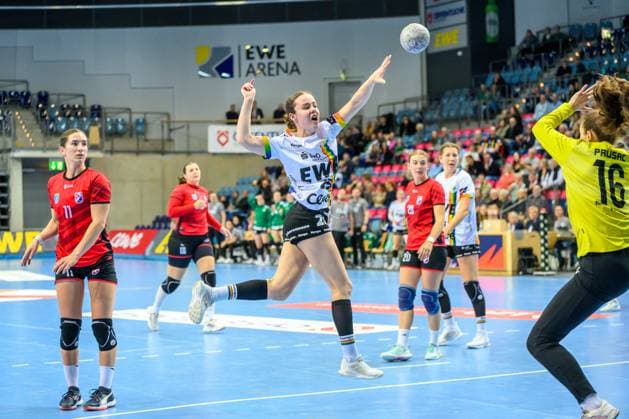 Handball Frauen EHF European League Women Qualifikationsrunde 3 Saison 2025 2026 VfL Oldenburg vs. HC Dalmatinka Ploce 14.11.2025 Pam Korsten (26, VfL Oldenburg)