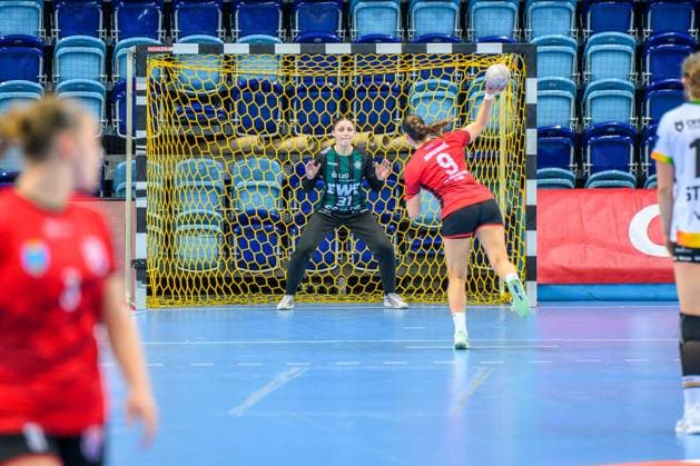 Handball Frauen EHF European League Women Qualifikationsrunde 3 Saison 2025 2026 VfL Oldenburg vs. HC Dalmatinka Ploce 14.11.2025 Alexandra Humpert (31, VfL Oldenburg)