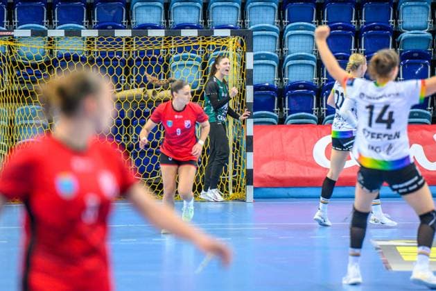 Handball Frauen EHF European League Women Qualifikationsrunde 3 Saison 2025 2026 VfL Oldenburg vs. HC Dalmatinka Ploce 14.11.2025 Alexandra Humpert (31, VfL Oldenburg) freut sich über einen gehaltenen 7-Meter Wurf