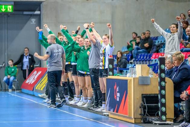 Handball Frauen EHF European League Women Qualifikationsrunde 3 Saison 2025 2026 VfL Oldenburg vs. HC Dalmatinka Ploce 14.11.2025 Die Mannschaft des VfL Oldenburg freut sich über einen Treffer, Jubel